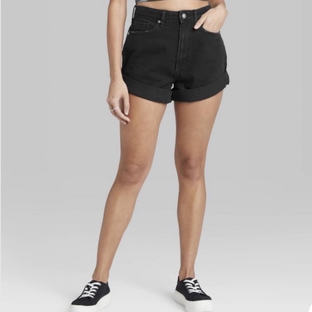 Wild Fable Highest Rise Mom Shorts in black with cuffed bottoms. Size 0/25. NWT.